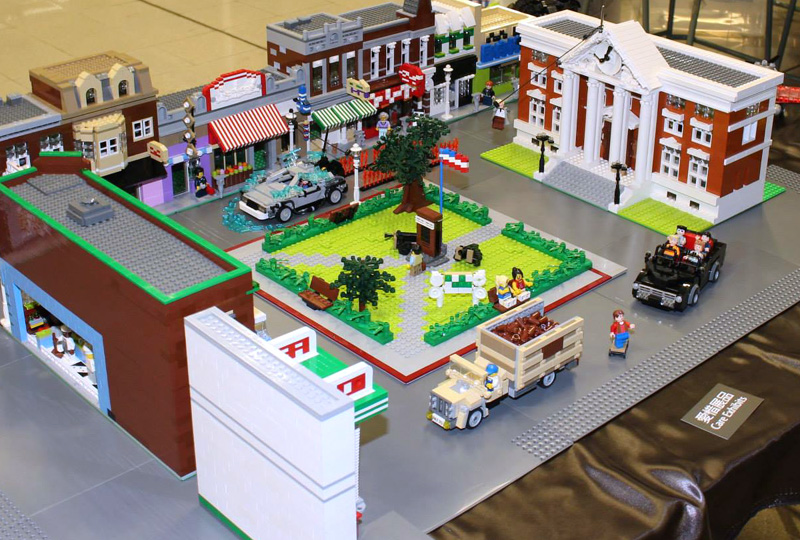 [MOC] Back to the Future 1955 Hill Valley LEGO Licensed